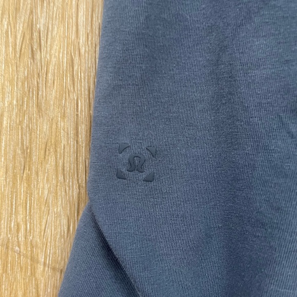 Lululemon Fundamental Tee - Picture 3 of 3